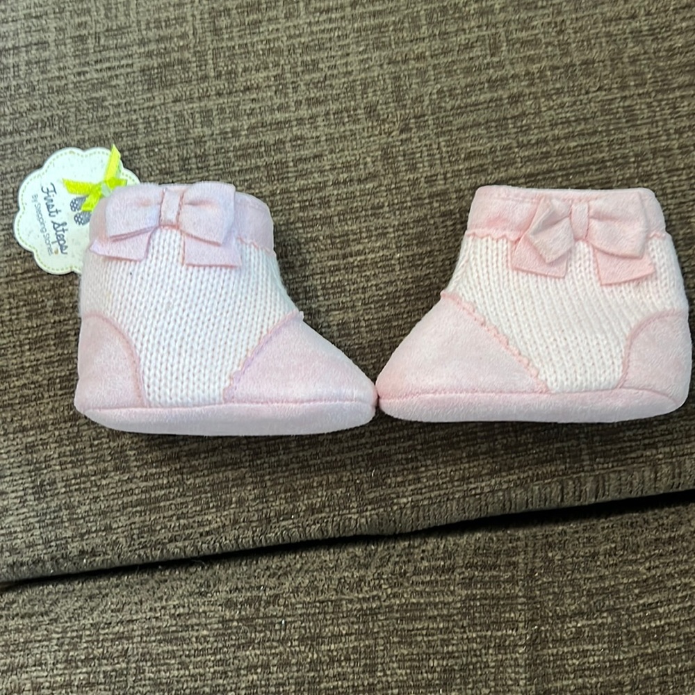 NWT infant booties